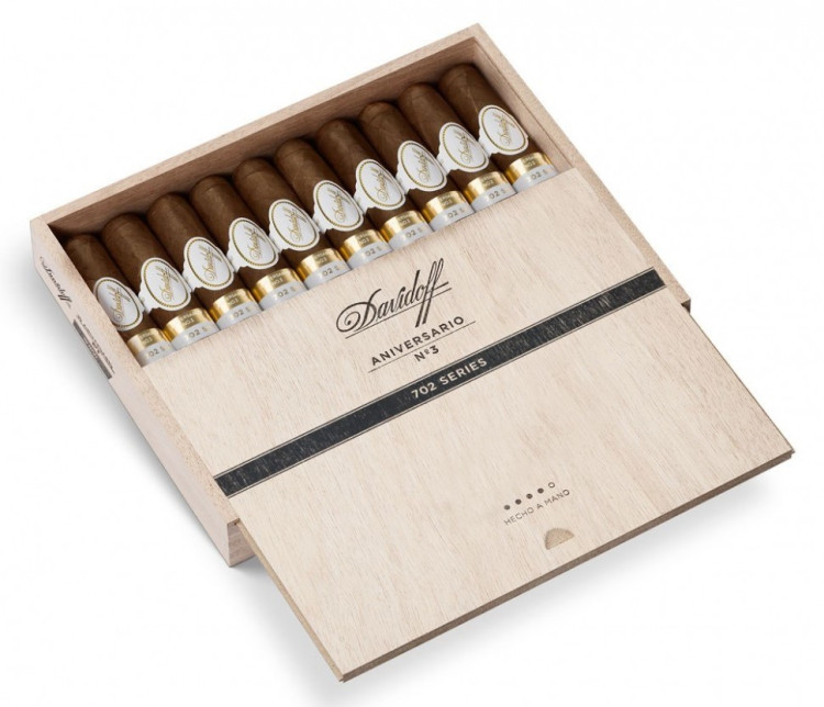 Сигара Davidoff Aniversario No3 702 Series